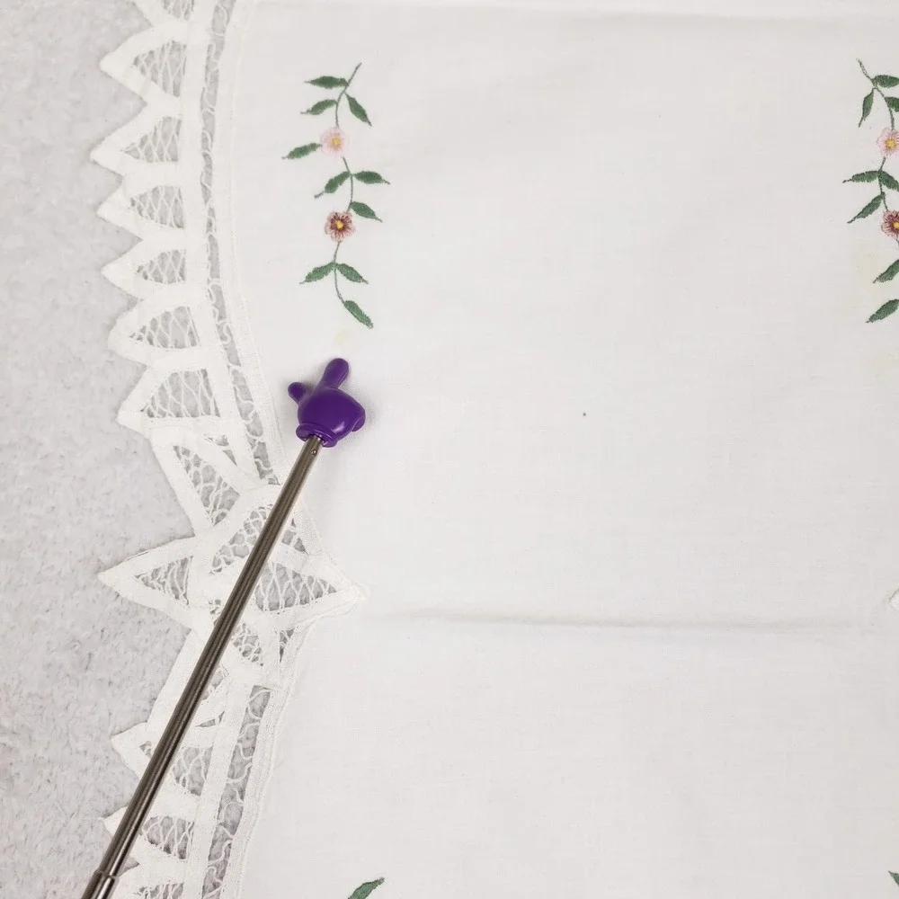 Vintage White Embroidered Floral Table Runner Scalloped Lace Trim 33x15